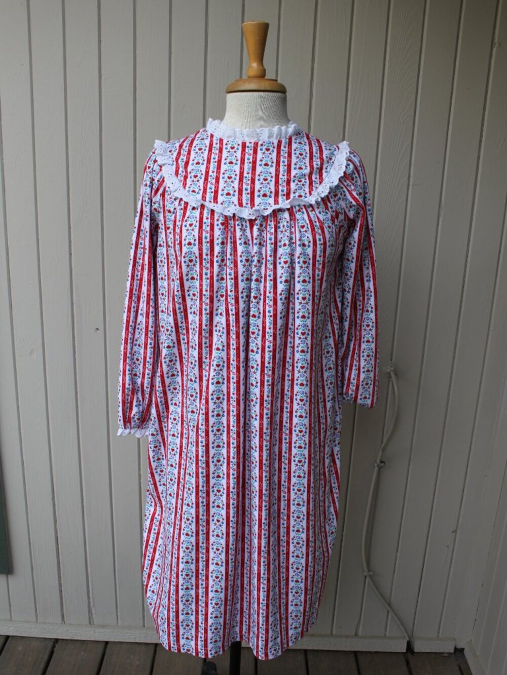 Lanz of Salzburg Girl L 10/12 Red FR Tyrolean Flannel Nightgown Floral Heart